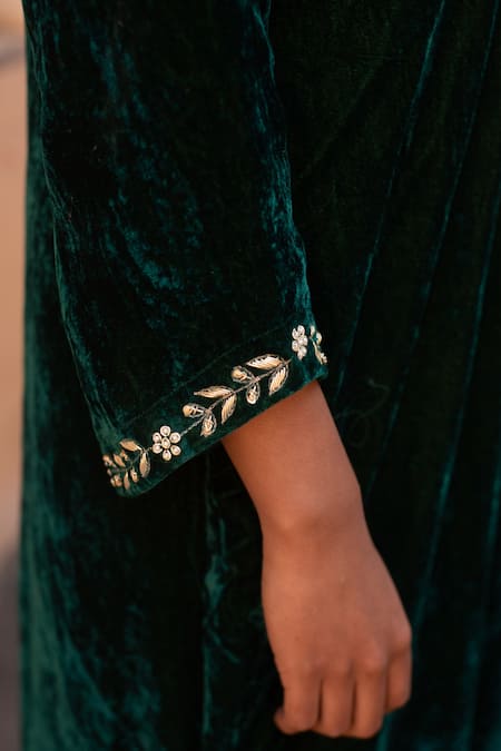 Avaasya Jaipur_Green Silk, Velvet Zari, Diamonds, Embroidery V-neck Kaftan _at_Aza_Fashions