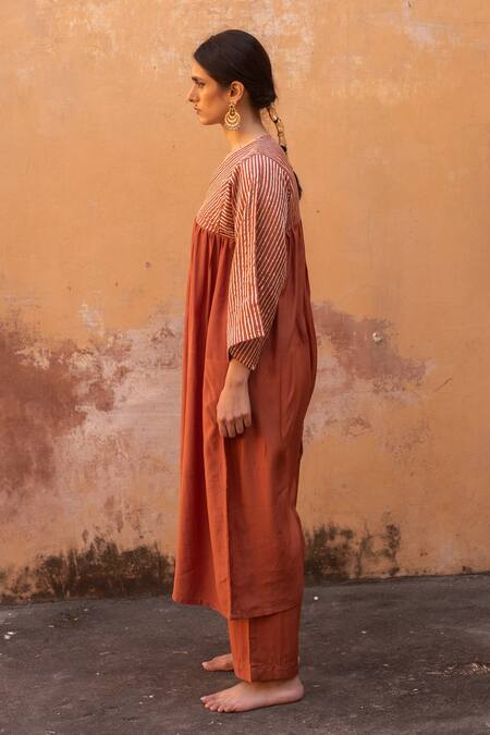 Buy_Avaasya Jaipur_Orange Cotton, Silk Gota Patti V-neck Bodice Embroidered Anarkali And Pant Set _Online_at_Aza_Fashions