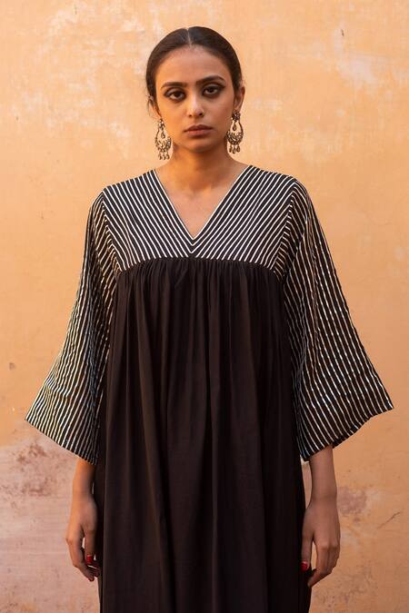 Buy_Avaasya Jaipur_Black Cotton, Silk Gota Patti V-neck Anarkali And Pant Set _Online_at_Aza_Fashions