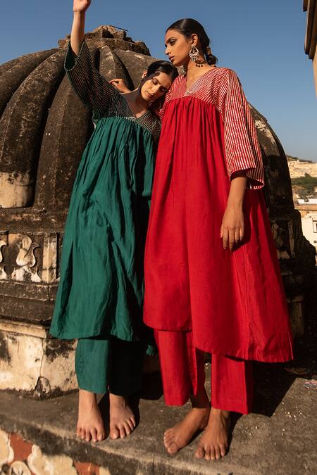 Avaasya Jaipur_Red Cotton, Silk Gota Patti V-neck V Anarkali And Pant Set _Online_at_Aza_Fashions