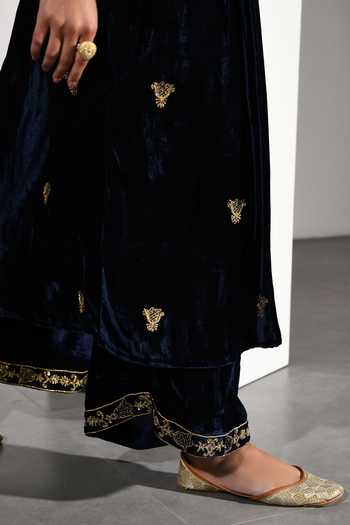 K-Anshika_Blue Velvet Embroidery Zari Round Notched Floral Kurta And Palazzo Set _at_Aza_Fashions