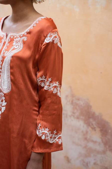 Shop_Avaasya Jaipur_Orange Cotton, Silk Embroidery Split V-neck Paisley Kurta And Flared Pant Set _Online_at_Aza_Fashions