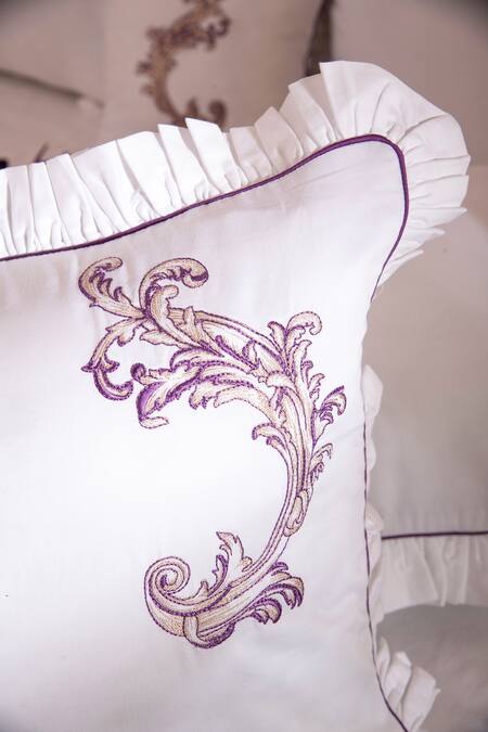 Buy_LA Paloma_White 100% Cotton Embroidered Baroque Bedsheet Set_Online_at_Aza_Fashions