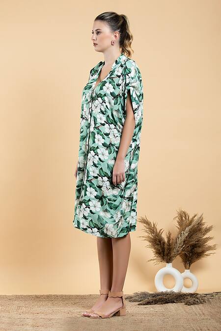 Divi By Sonal Khandelwal Green Modal, Satin, Viscose V-neck Wild Apple Print Kaftan Dress Online at Aza Fashions Divi By Sonal Khandelwal_Green Modal, Satin, Viscose V-neck Wild Apple Print Kaftan Dress _Online_at_Aza_Fashions