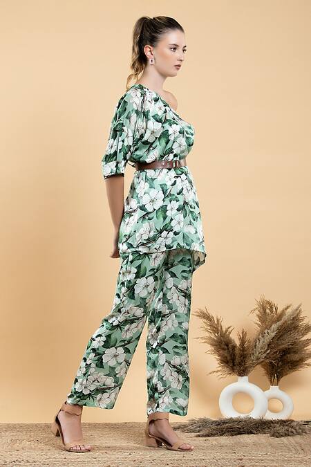 Buy Divi By Sonal Khandelwal Green Asymmetric Wild Apple Printed Top And Pant Set Online at Aza Fashions Buy_Divi By Sonal Khandelwal_Green Asymmetric Wild Apple Printed Top And Pant Set _Online_at_Aza_Fashions