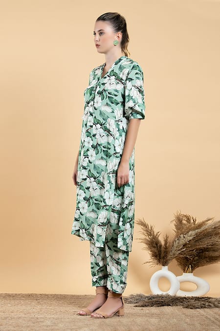 Buy_Divi By Sonal Khandelwal_Green Muslin(viscose) Printed Wild Floral V Neck Apple Tunic And Pant Set _Online_at_Aza_Fashions
