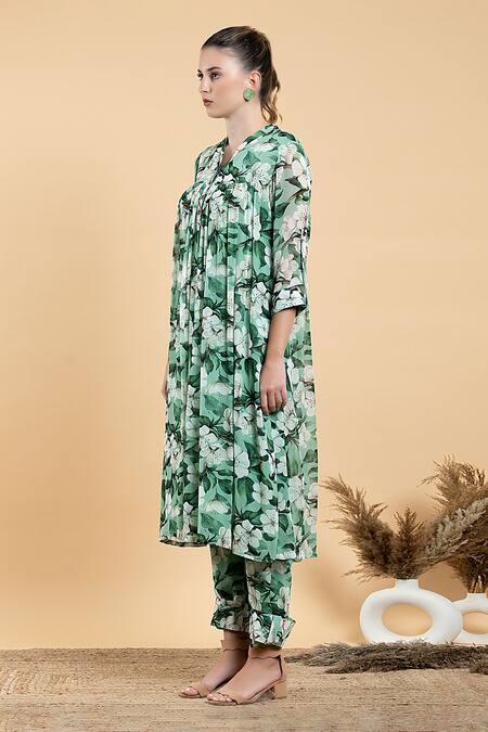 Divi By Sonal Khandelwal_Green Georgette, Viscose V-neck Wild Apple Printed Tunic And Pant Set _Online_at_Aza_Fashions
