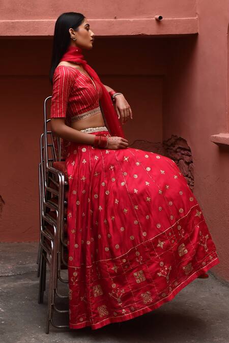 Deep Thee_Red Silk, Organza Zari, Embroidery V-neck Zardozi Bridal Lehenga Set _at_Aza_Fashions