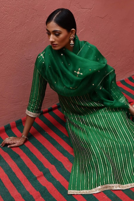 Deep Thee_Green Tissue, Chanderi Embroidery Round Neck Stripe Pattern Kurta Set _at_Aza_Fashions