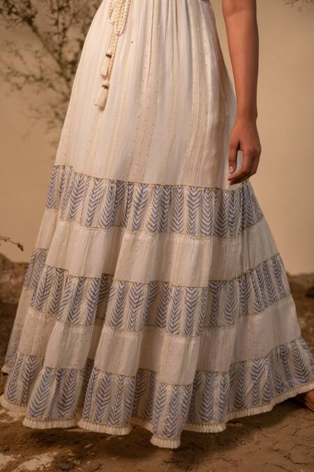 Buy_Label Reyya_White Cotton, Rayon Tassels, Sequins V-neck Chevron Print Panelled Dress