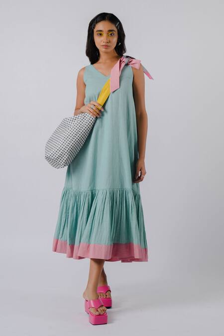 Shop Tussah By Siddhi Shah Green Cotton V-neck Tiered Color Block Dress Online at Aza Fashions Shop_Tussah By Siddhi Shah_Green Cotton V-neck Tiered Color Block Dress _Online_at_Aza_Fashions