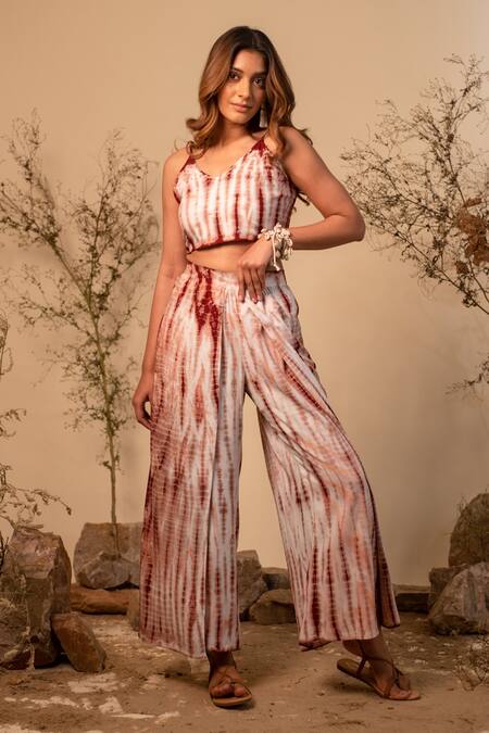 Buy_Label Reyya_Maroon Rayon Staple Printed Tie-dye V Neck Bralette_Online_at_Aza_Fashions