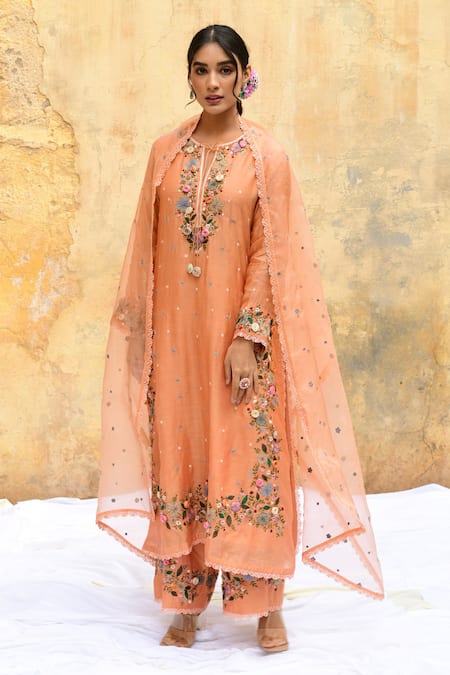 Shop_Label Niti Bothra_Peach Silk Embroidery, Lace Split V-neck Floral Bloom Kurta Set _Online_at_Aza_Fashions