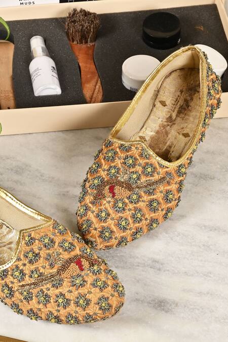 Soniya G_Brown "georgette Bird Embroidered Pointed Toe Juttis _Online_at_Aza_Fashions