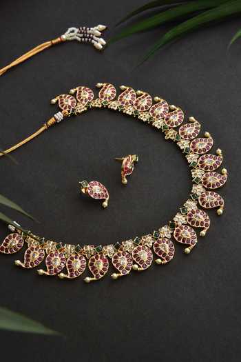 Swabhimann_Red Diamonds, Pearls Kundan Embellished Necklace Set _Online_at_Aza_Fashions