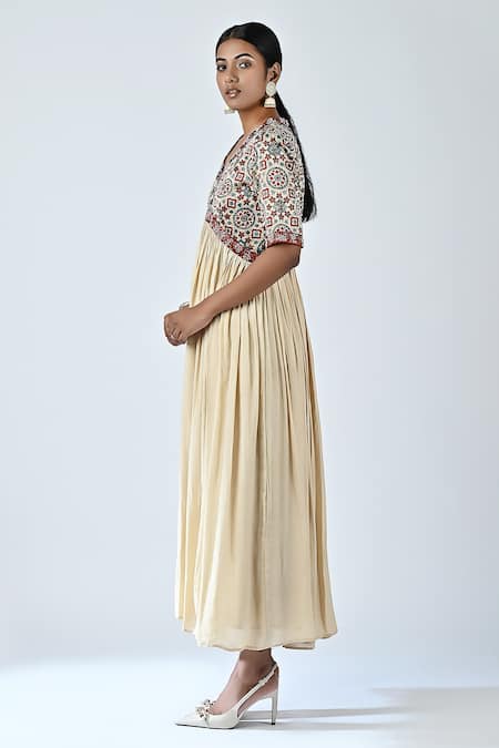 Sejal Kamdar_Beige Muslin, Silk Zari, Embroidery V-neck Ajrakh Print Yoke Dress _Online_at_Aza_Fashions