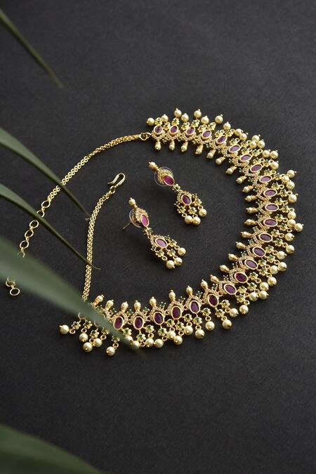 Swabhimann_Red Kundan And Pearl Embellished Vintage Necklace Set_Online_at_Aza_Fashions