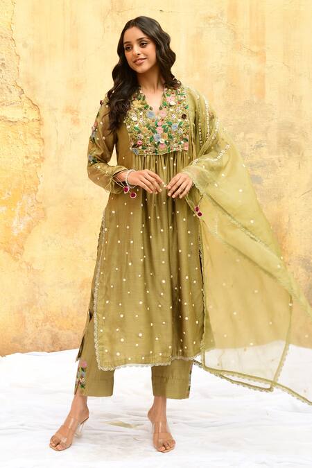 Buy_Label Niti Bothra_Green Silk Fabric Flowers V-neck Polka Dot Pattern Kurta And Pant Set _Online_at_Aza_Fashions