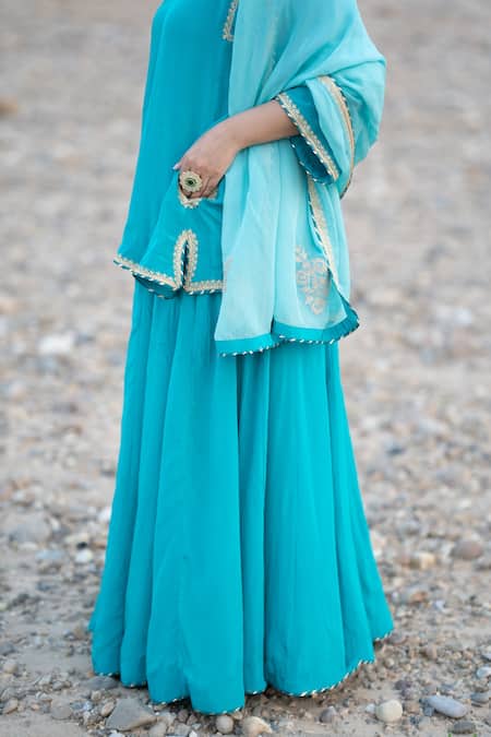 Shop_Daljit Sudan_Cream Dupatta Georgette, Phiran And Lehenga Crepe Tilla Aari V Work Kurta Set _Online_at_Aza_Fashions