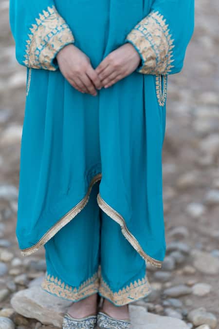 Buy_Daljit Sudan_Blue Phiran Kurta And Pant Crepe & Dupatta Organza Aari Asymmetric Hem Set _Online_at_Aza_Fashions