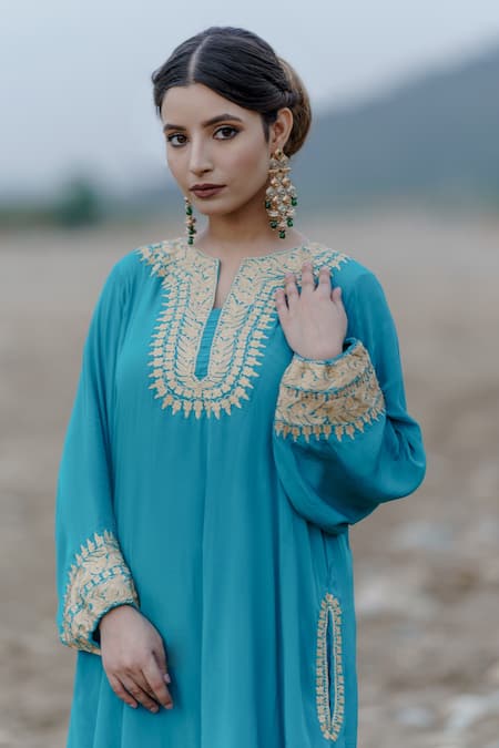 Shop_Daljit Sudan_Blue Phiran Kurta And Pant Crepe & Dupatta Organza Aari Asymmetric Hem Set _Online_at_Aza_Fashions