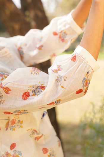 Shop_Dhaari_Off White Handloom Cotton, Silk Embroidery Collared Kantha Dress _Online_at_Aza_Fashions