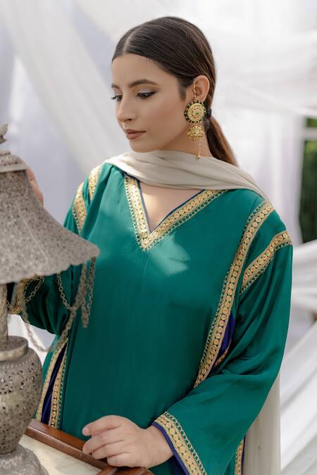 Shop_Daljit Sudan_Green Phiran Kurta And Pant Crepe & Dupatta Georgette Neckline Embroidered Set _Online_at_Aza_Fashions