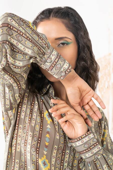 Shop Chhavvi Aggarwal Grey Crepe Stripe Print Shirt And Pant Set Online at Aza Fashions Shop_Chhavvi Aggarwal_Grey Crepe Stripe Print Shirt And Pant Set_Online_at_Aza_Fashions