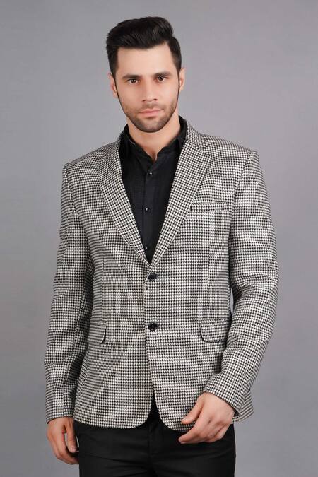 Buy_Soniya G_White Wool, Tweed Houndstooth Pattern Blazer_Online_at_Aza_Fashions
