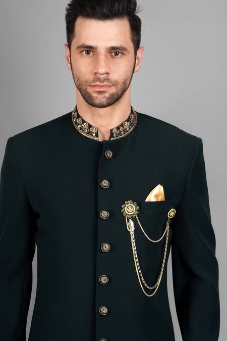 Soniya G_Green Crepe Brooches, Chains Sherwani Set With Embroidered Stole _at_Aza_Fashions