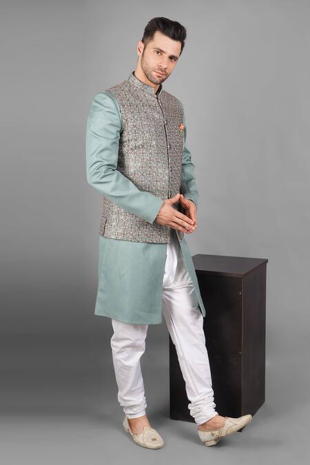 Soniya G_Green Silk Embroidery Floral Bundi And Kurta Set_at_Aza_Fashions