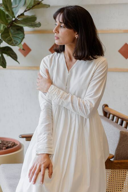 Shop_Vanaras_Off White Cotton Amari Stripe Pattern Anarkali_Online_at_Aza_Fashions