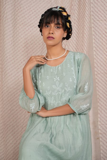 Pants And Pajamas_Blue Chanderi Embroidery V-neck Magnet Aqua Chikankari Kurta _Online_at_Aza_Fashions