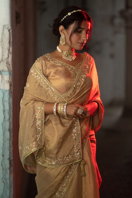 Sheela Suthar Gold Tissue Zari Zardozi Embroidered Saree With Running Blouse at Aza Fashions Sheela Suthar_Gold Tissue Zari Zardozi Embroidered Saree With Running Blouse _at_Aza_Fashions