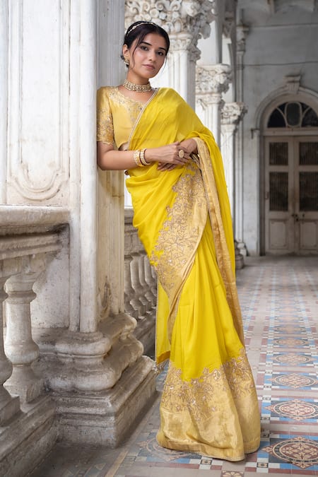 Sheela Suthar Gold Organza Embroidery Border Saree With Running Blouse Online at Aza Fashions Sheela Suthar_Gold Organza Embroidery Border Saree With Running Blouse _Online_at_Aza_Fashions