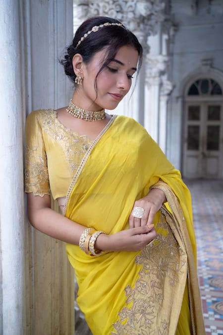 Shop Sheela Suthar Gold Organza Embroidery Border Saree With Running Blouse Online at Aza Fashions Shop_Sheela Suthar_Gold Organza Embroidery Border Saree With Running Blouse _Online_at_Aza_Fashions