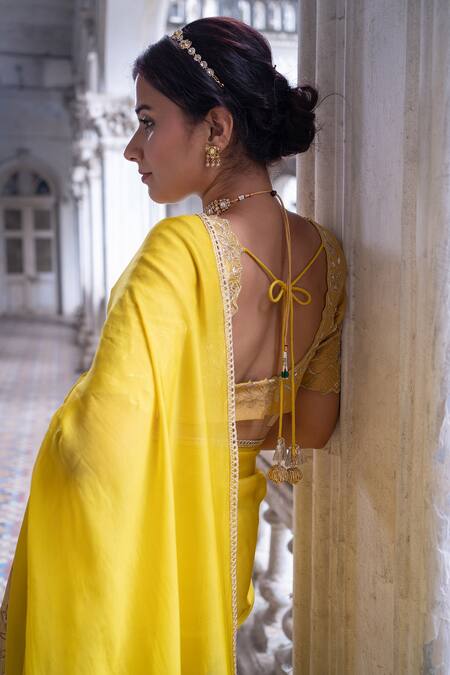 Sheela Suthar_Gold Organza Embroidery Border Saree With Running Blouse _at_Aza_Fashions