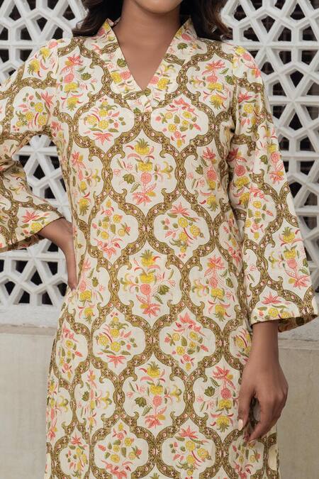 Rivaaj Clothing Cream Mughal Block Print Kurta And Pant Set at Aza Fashions Rivaaj Clothing_Cream Mughal Block Print Kurta And Pant Set _at_Aza_Fashions