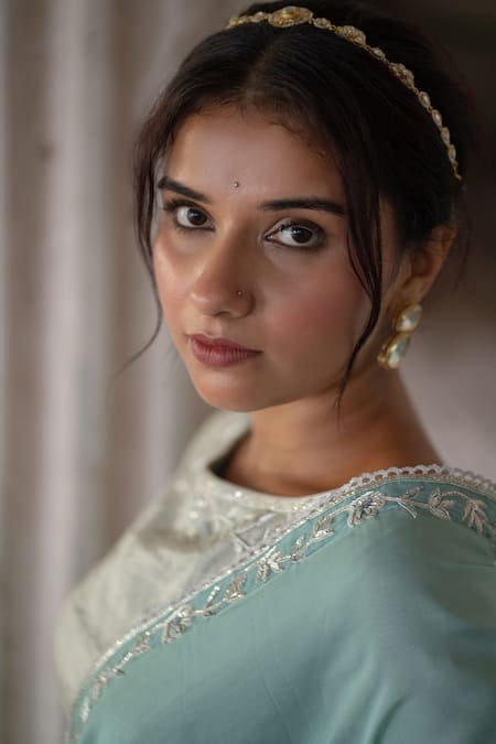 Shop Sheela Suthar Silver Organza Zari Border Embroidered Saree With Running Blouse Online at Aza Fashions Shop_Sheela Suthar_Silver Organza Zari Border Embroidered Saree With Running Blouse _Online_at_Aza_Fashions