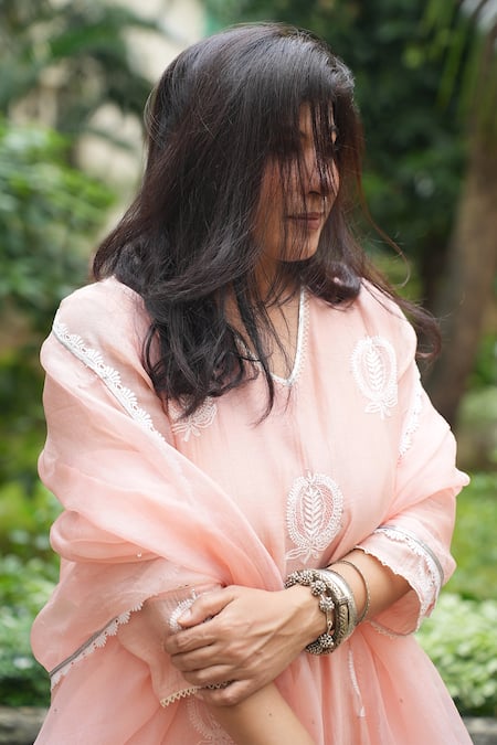 Pants And Pajamas_Pink Chanderi Embroidery V-neck Popsicle Blush Chikankari Kurta _Online_at_Aza_Fashions