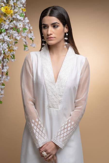 Sanjev Marwaaha_Ivory Chanderi And Organza Applique Pearl V Neck Kurta Set_Online_at_Aza_Fashions