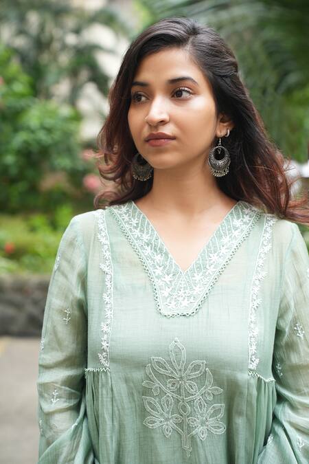Pants And Pajamas_Green Chanderi Embroidery V-neck Origami Moss Chikankari Top _at_Aza_Fashions