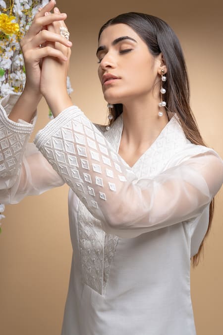 Buy_Sanjev Marwaaha_Ivory Chanderi And Organza Applique Pearl V Neck Kurta Set_Online_at_Aza_Fashions