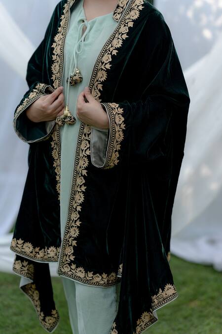 Daljit Sudan_Green Velvet Kashmiri Tilla Aari V Neck Kimono Cape And Pant Set_Online_at_Aza_Fashions