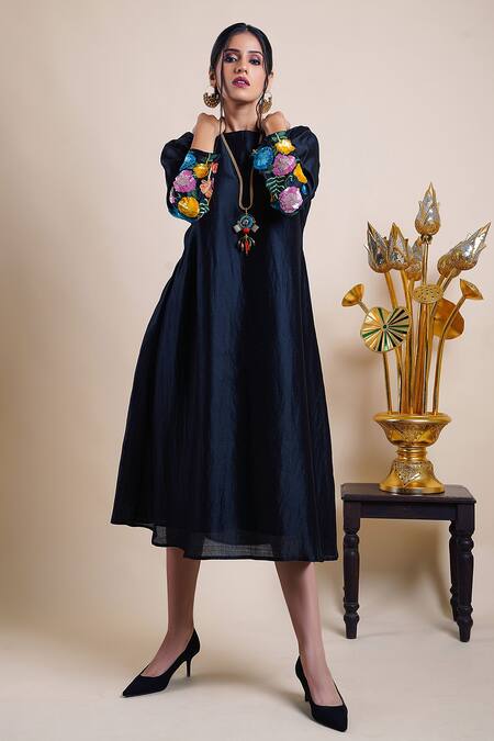 Buy Bhusattva Black Organic Silk Embroidery Flora Round Sleeve Dress With Stole Online at Aza Fashions Buy_Bhusattva_Black Organic Silk Embroidery Flora Round Sleeve Dress With Stole _Online_at_Aza_Fashions