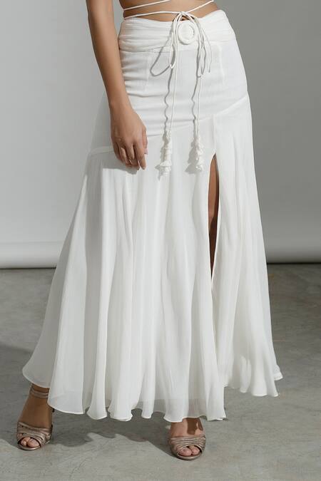 Amrta By Guneet Kondal_White Viscose V-neck Crop Top And High Slit Skirt Set _Online_at_Aza_Fashions