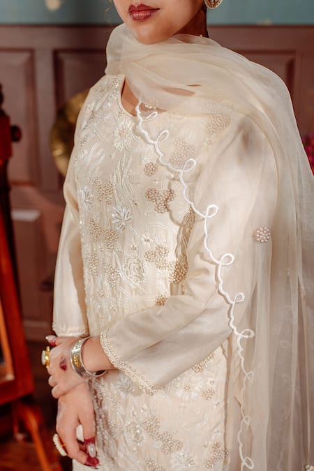Buy_LAHARIO_Ivory , Organza Pearls, Sequins Round Neck Embellished Kurta Pant Set 