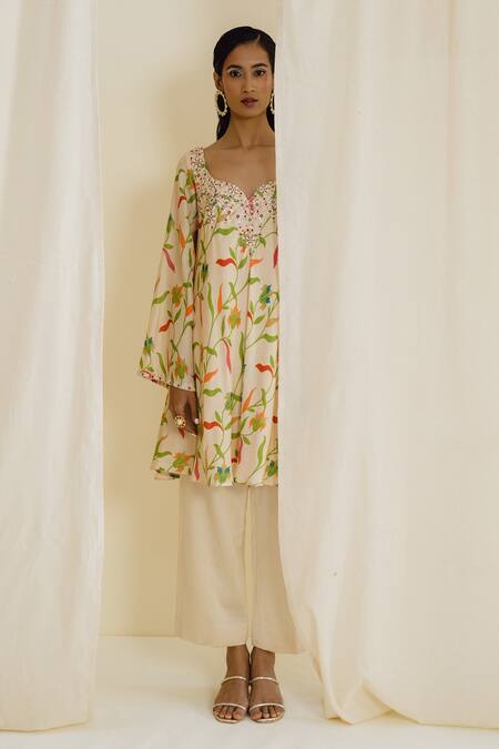 Drishti & Zahabia_Cream Crepe Embroidery Split V-neck Bell Sleeve Kurta And Cropped Pant Set _Online_at_Aza_Fashions