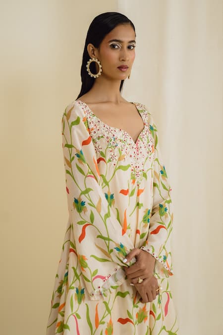 Shop_Drishti & Zahabia_Cream Crepe Embroidery Split V-neck Bell Sleeve Kurta And Cropped Pant Set _Online_at_Aza_Fashions