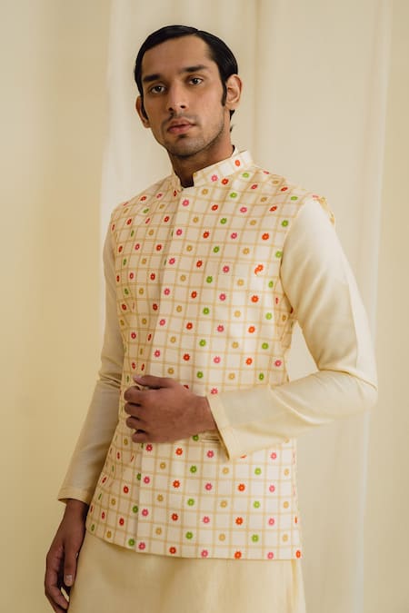 Drishti & Zahabia_Cream , Chanderi Floral Checkered Bundi And Kurta Set _Online_at_Aza_Fashions